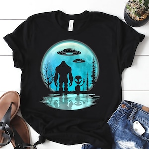 Bigfoot Alien Shirt, Sasquatch Shirt, Funny Bigfoot Shirt, Ufo Shirt, Alien Shirt