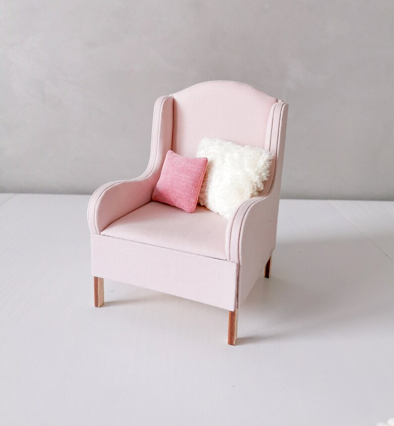 Pink Armchair for Dolls. Scale 1/6. Furniture for Dolls Pullips