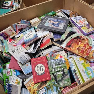 5 Pounds (LBs) of Books! Random Lot of - FREE SHIPPING - You Pick Genre- Fiction/Nonfiction/Cooking/Kids/Educational/Self-help/Crafts Etc..