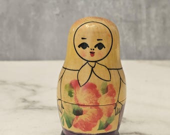 Poupées gigognes en bois Matriochka d'art populaire russe vintage 1970