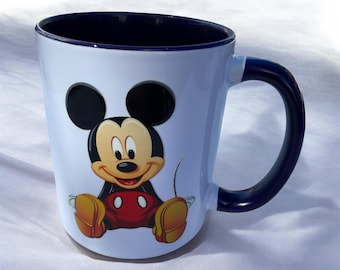 Niedliche Micky Tasse mit blauem Henkel | Disney inspiriert Kaffeetasse | Micky Maus Geschenk | Cartoon-Becher | Einzigartiges Charakter Trinkgeschirr