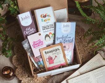 En liten låda med kärlek - godsaker - presentkorg | Miljövänligt hantverksmässigt presentset | Krya på dig-födelsedagstackpresent | Vegetarisk veganvänlig