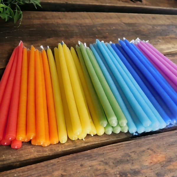 Hillfield® 30 Tropfkerzen Bunt Partykerzen Spitzkerzen Dekokerzen Bunte Tropfkerze (30 Stueck (15 Packs) 4423225552