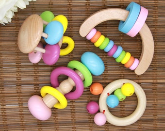 Juguetes sensoriales de sonajero / Juguetes musicales de sonajero de madera personalizados para bebés / Juguetes sensoriales Rattle Shaker / Sonajero de campana / Juguetes musicales de colores brillantes