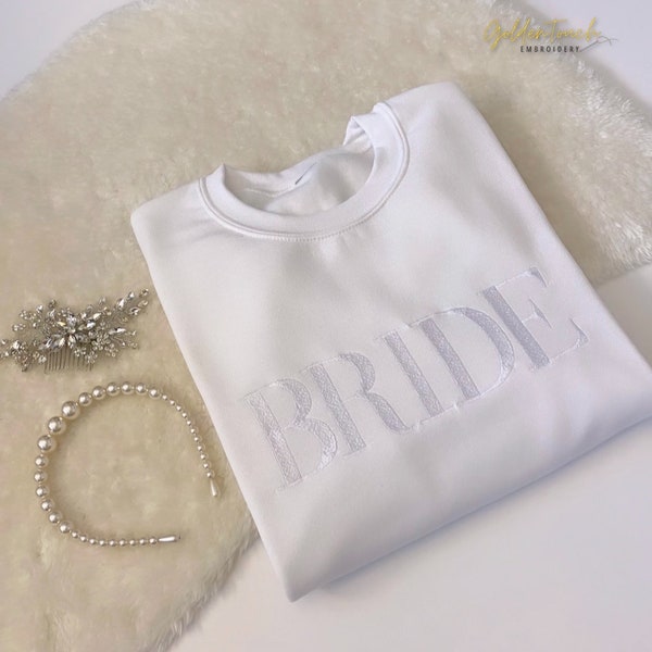 Bride Sweatshirt / Crewneck Sweatshirt Bride / Embroidered Bride Sweatshirt / Bachelorette Sweatshirt / Honeymoon Sweatshirt