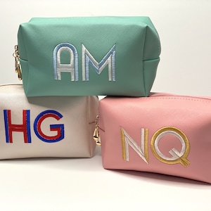 Benutzerdefinierte Kosmetiktasche / Wasserdichte Kosmetiktasche aus Leder / Kosmetiktasche mit Monogramm / Kosmetiktasche mit Stickerei / Personalisierte Kosmetiktasche