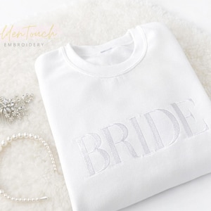 Braut Sweatshirt / Sweatshirt mit Rundhalsausschnitt Braut / Gestickte Braut Sweatshirt / Bachelorette Sweatshirt / Flitterwochen Sweatshirt