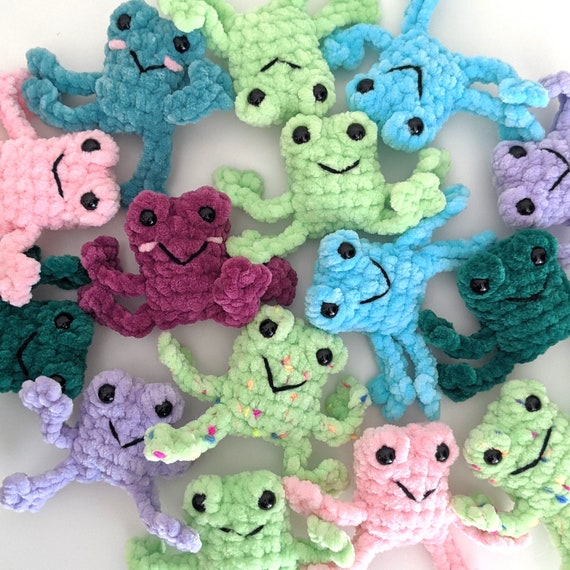 Baby Leggy Frog Crochet Plushie Small Cute Froggy Plush Mini Frog Plushies  Multiple Colors Made to Order -  Canada