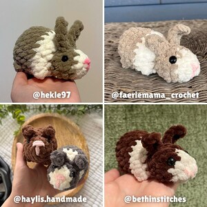 Op de afbeelding: Vier handgemaakte gehaakte konijntjes in verschillende kleuren: bruin, wit, grijs en beige. Elk konijntje heeft een roze neus en zwarte ogen. De konijntjes worden afzonderlijk gepresenteerd, waarbij de verschillende kleurencombinaties en texturen worden getoond.