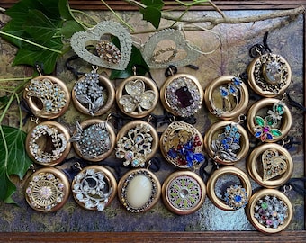 Vintage Hanging Ornament Sets: Recycled Gold Tree Decoration, Party Favour