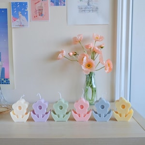 Spring Daisy Candle | Cute candles gift, y2k decor, room decor, home decor, desk decor, aesthetic room, shelf decor, kawaii candles