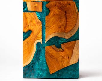Urna funeraria de madera de olivo y resina. Urna conmemorativa de madera hecha a mano para cenizas humanas. Moderna urna de resina. Urna funeraria personalizada.
