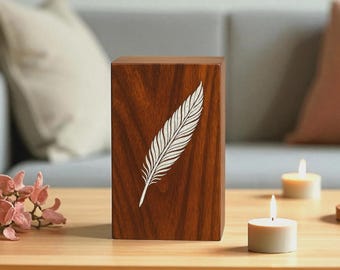 Urna de cremación de madera con plumas para cenizas humanas. Urna conmemorativa de palisandro macizo con diseño de incrustaciones. Caja de cenizas grabada personalizada.