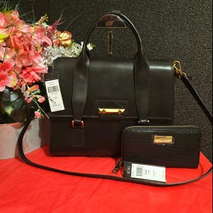 Bolso bandolera tipo cartera de piel de dos vías Harper de BCBGMAXAZRIA Paris con cartera BNWT