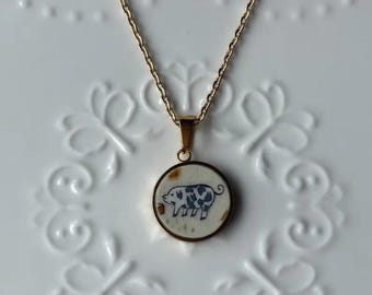Collana Cow Piggy International Heartland / Porcellana rotta / Animali da fattoria