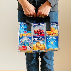Kleine Capri-Sonne-Tasche Upcycling nachhaltig Shopper Einkaufstasche Sporttasche Schultertasche Getränketüten Alu waschbar praktisch super