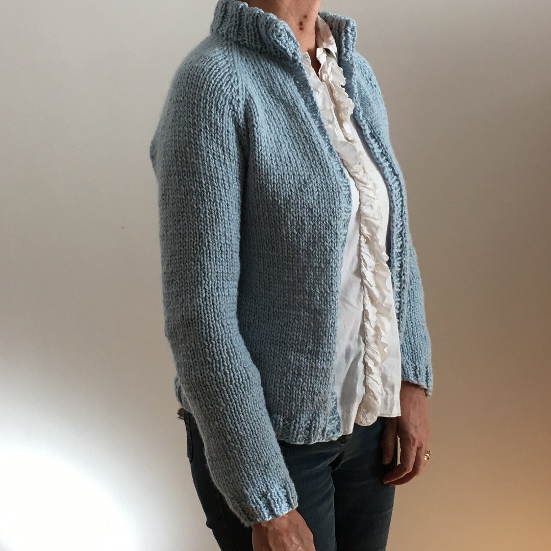 Strickjacke HELLBLAU kurz Damen Stehkragen Joppe Strickmode