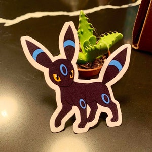 Autocollant brillant Pokemon Umbreon en vinyle (Gen I) (100 % étanche)