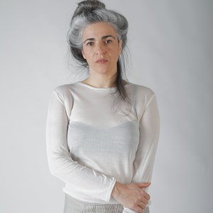 Basic Long Sleeve Cotton Top, Crew Neck Long Tees, Minimalist Fitted Blouse, White Soft Cotton Top, Women Work Wear, Natural Women Blouse