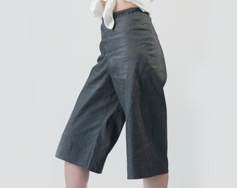 Women&#39;s Bermuda Shorts, High Waisted Shorts, Handmade Slowfashion, Straight Cut Bermuda Pants, Gray Women Trousers, Pants and Jacket Set