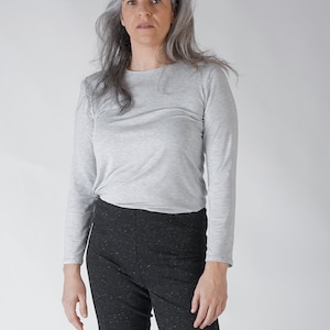 Basic Long Sleeve Cotton Top, Crew Neck Long Tees, Minimalist Fitted Blouse, Gray Soft Cotton Top, Casual Work Wear, Made To Order Women top