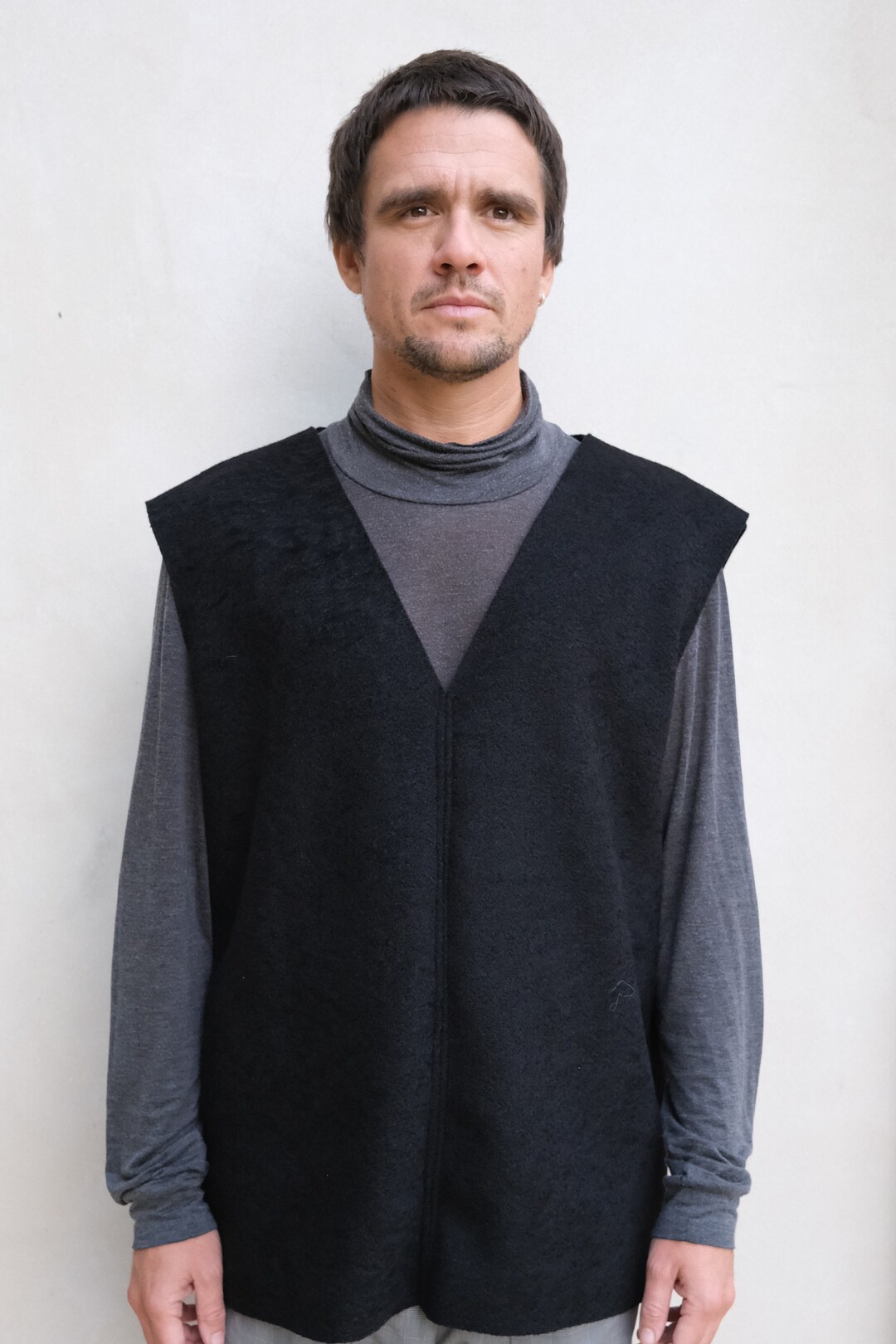 Four Season Vest - Black/Gray