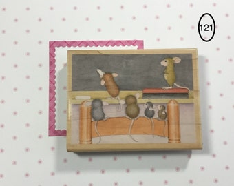 Hausmaus Stempel "ABCD EEEEK FG".  Stampabilities HMPR1023 Holz montiert