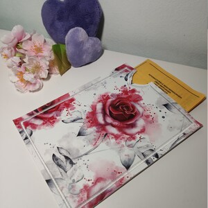 Rose Impfpasshülle, Impfhülle, Schutzhülle für den Impfpass aus Kunstleder, Frauen, Erwachsene, Kinder, Geburtstag, Rote Rosen, Geschenk