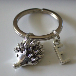 Chaveiro de ouriço, chaveiro de ouriço personalizado, chaveiro de animal, chaveiro de ouriço com inicial, presente de chaveiro