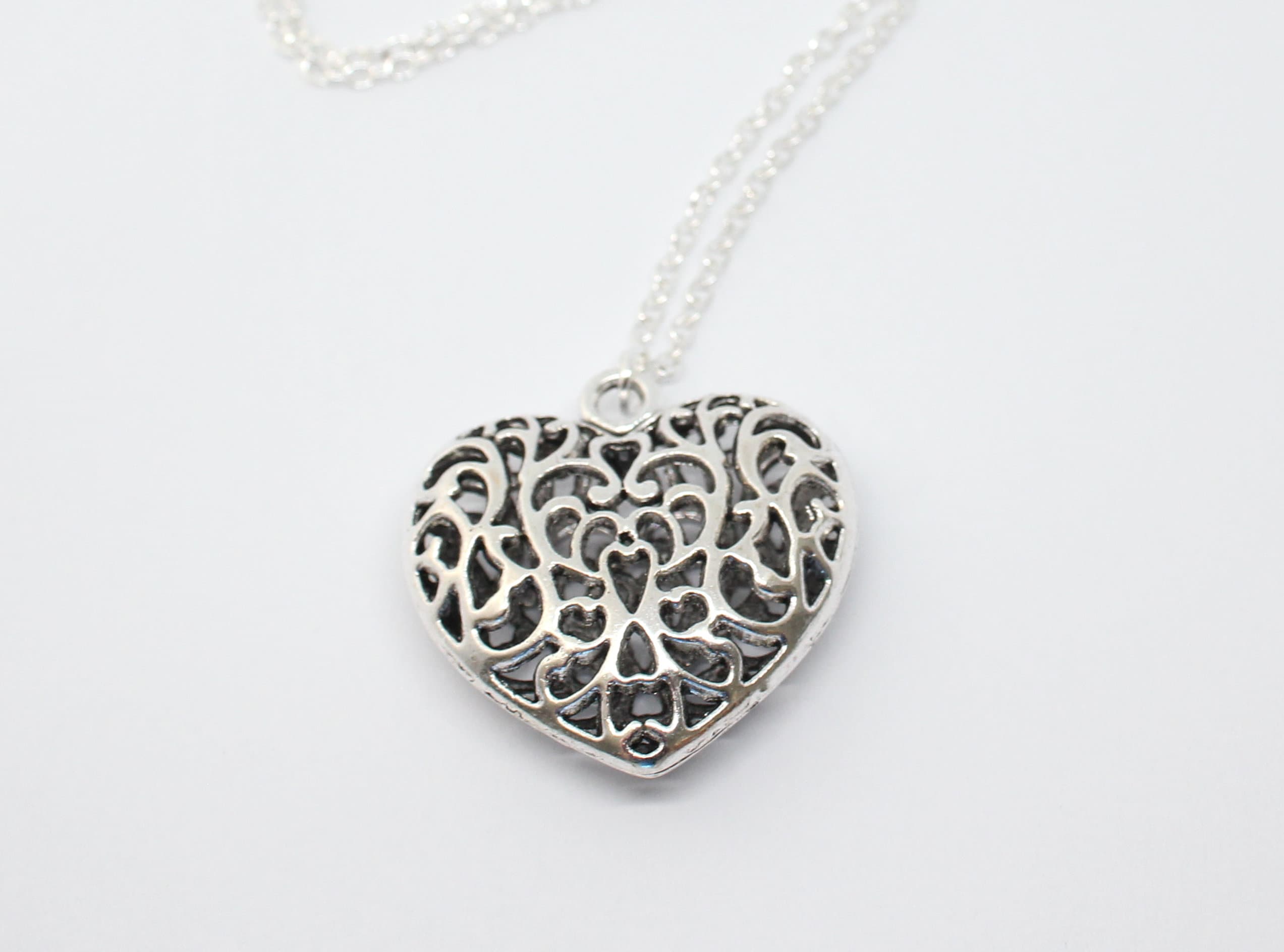 Collana con ciondolo a forma di cuore piccolo in