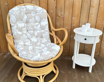 Floral tufted cushion for rocker chair