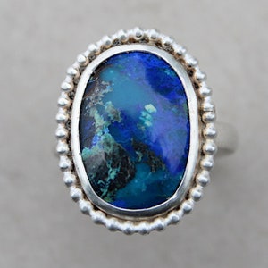 Size 56, ring made of 935 silver with malachite-azurite oval