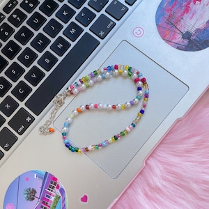 Y2k colorful beaded necklace, Mismatched Beaded Pearl Necklace, 90s Indie Aesthetic, Rainbow beaded choker, Pearl charm necklace, Kidcore