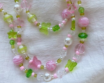 Collar de fresas con cuentas, estilo Y2K, rosa y verde, gargantilla desigual, collar de cuentas, mariposa, flores, perlas, estilo Kidcore, años 90.