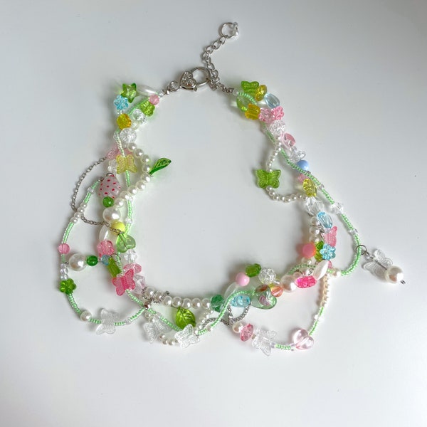 Green Floral Y2k Beaded Necklace, Fairycore Cottagecore Aesthetic Jewelry, Flowers Butterflies Pearls Leaves Beads, Cute Pastel Colorful