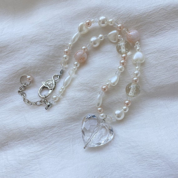 Beaded Cottagecore Necklace, Aesthetic Necklace, Heart Pendant, 90s style, Pearl Choker, Boho, Indie, Y2K, Fairycore, Pastel Choker
