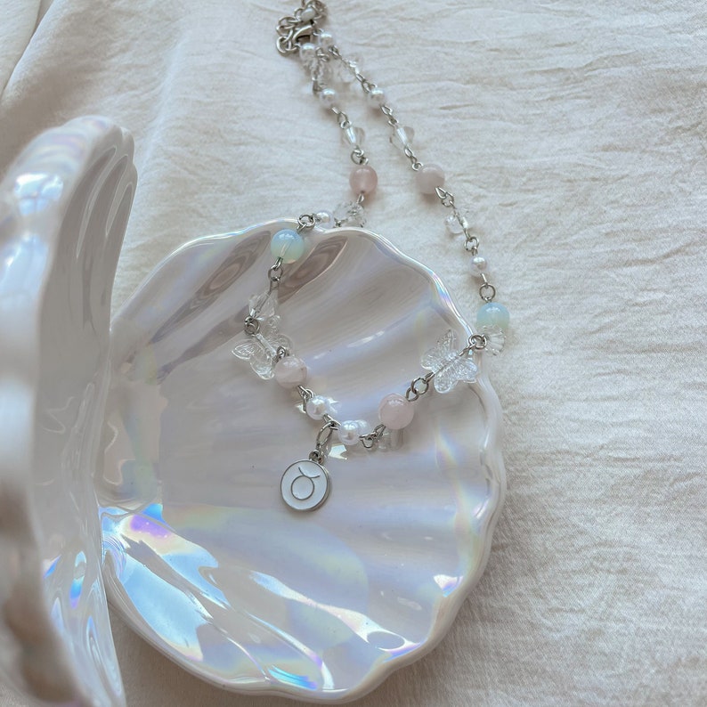 Sternzeichen Personalisierte Halskette, Rosenquarz Perlen Choker, ästhetische Charm Perlen Schmetterling Kristall, Horoskop Sternzeichen Bild 1