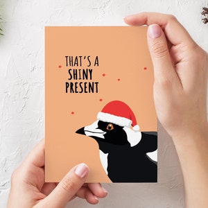Ese es un regalo brillante - Tarjeta de Navidad de urraca australiana divertida - Tarjeta de Navidad australiana - Pájaro nativo - Navidad australiana - Tarjeta reciclada