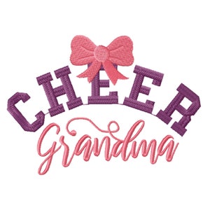 Könnte beinhalten: Stickerei in Lila und Rosa mit dem Text "Cheer Grandma" und einer rosa Schleife.