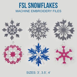 以下が含まれることがあります： グレー、ブルー、ピンクの色合いで刺繍された6つの雪の結晶のデザイン。テキスト「FSL SNOWFLAKES MACHINE EMBROIDERY FILES」と、3', 3.5', 4'のサイズオプションが表示されています。