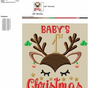Pu&ograve; includere: Ricamo di una renna rossa e marrone con il testo "BABY'S 1st Christmas" in filo rosso e oro. Il disegno misura 7,6 cm per 7,6 cm.