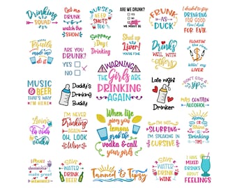 Könnte beinhalten: Ein farbenfrohes Grafikdesign mit 20 verschiedenen Sprüchen zum Thema Trinken. Die Sprüche sind in verschiedenen Schriftarten und Farben gehalten, einige mit Illustrationen von Getränken, Herzen und anderen Symbolen.