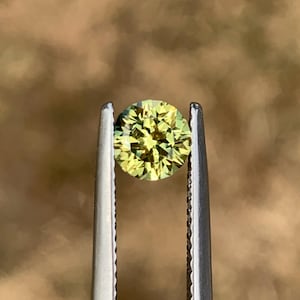 0.97ct Yellow Parti Sapphire, Round, Unheated, Australia Gemstone