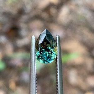 1.86ct Parti Sapphire, Pear, Teal Unheated, Australia Natural Gemstone