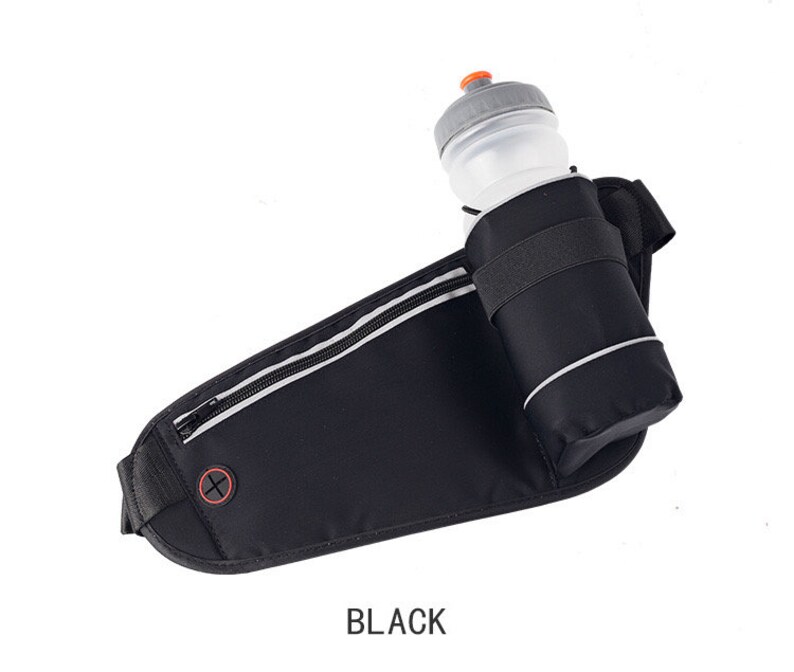 Puede incluir: Cintur&oacute;n de running negro con un bolsillo con cremallera y un porta-botellas. El porta-botellas est&aacute; hecho de tela negra y tiene una franja blanca alrededor de la parte superior. El cintur&oacute;n es ajustable y tiene un cierre de hebilla.
