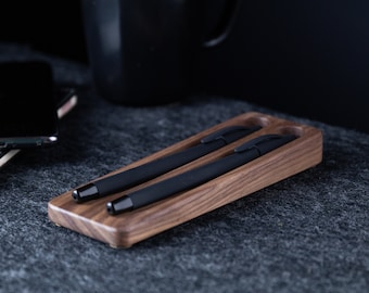 Desk organizer pentray for 2 or 4 pens, pen display and pen rest made of premium solid walnut and oak wood