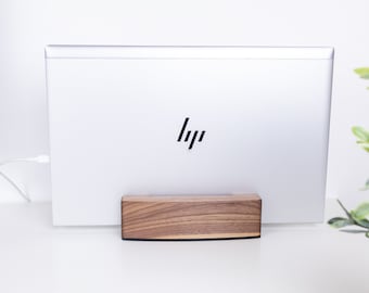 Soporte vertical de madera maciza para portátil: Soporte ajustable para MacBook