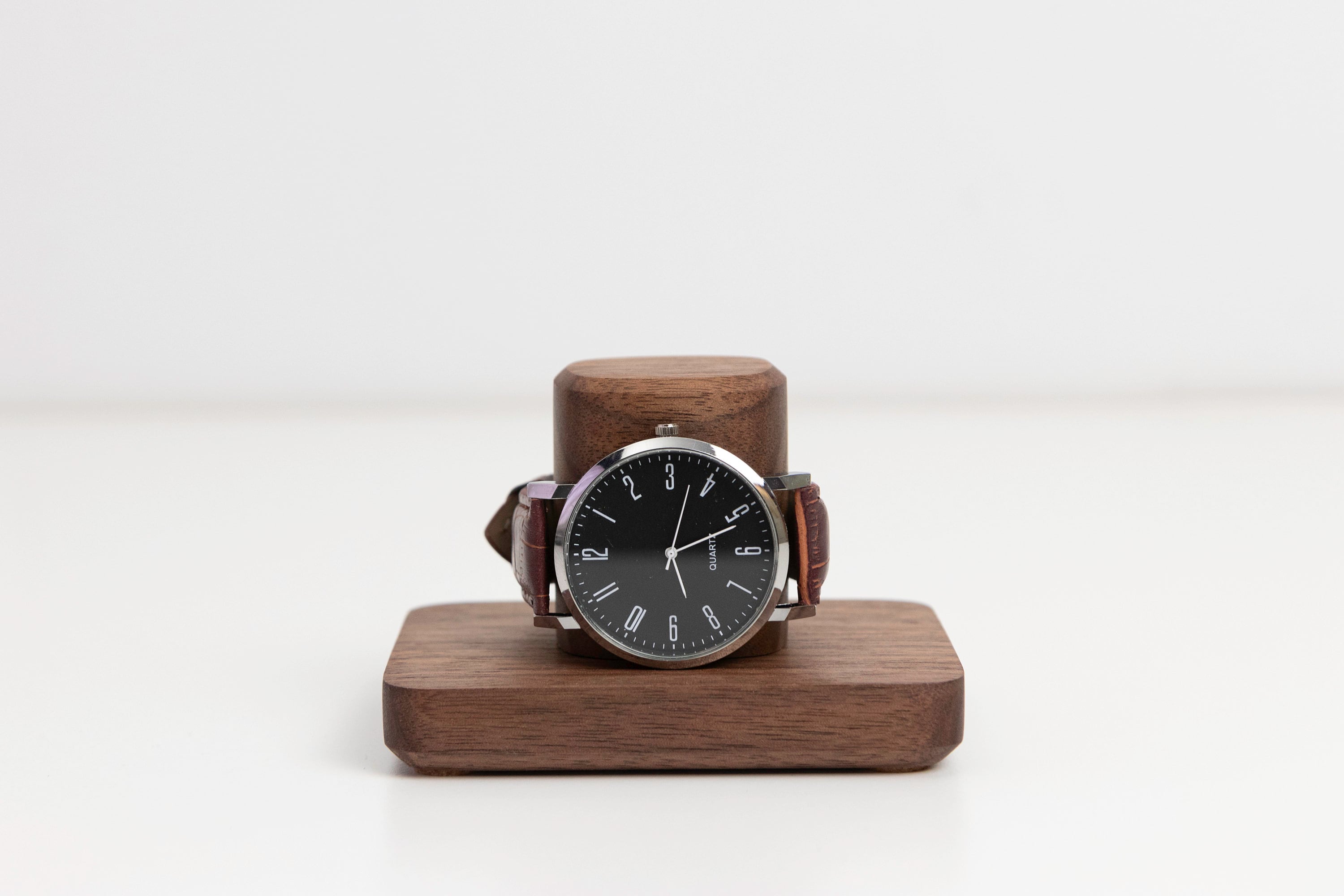 Support De Charge Et Rangement Pour Bracelets De Montre - Support 2-en-1 Pour Apple Watch Et Autres - Acier Inoxydable Design Bureau
