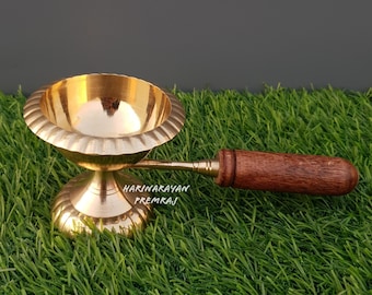 Collectible India Set Di 2 Lampade A Olio Diya In Ottone, Forma Di Loto, Altezza 9,6 Cm, Per Tempio Puja E Decorazioni Casa, Regalo Festivo