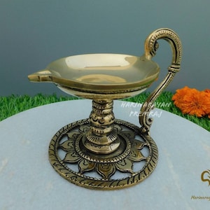 Messing Diya, 4 &quot;Inch, Laxmi Diya, Messing Deepak, Lotus Vorm Antieke Diya Stand Olie Lamp voor Thuis, Mandir, Pooja, Altaar, Messing Olie Dia, Gift